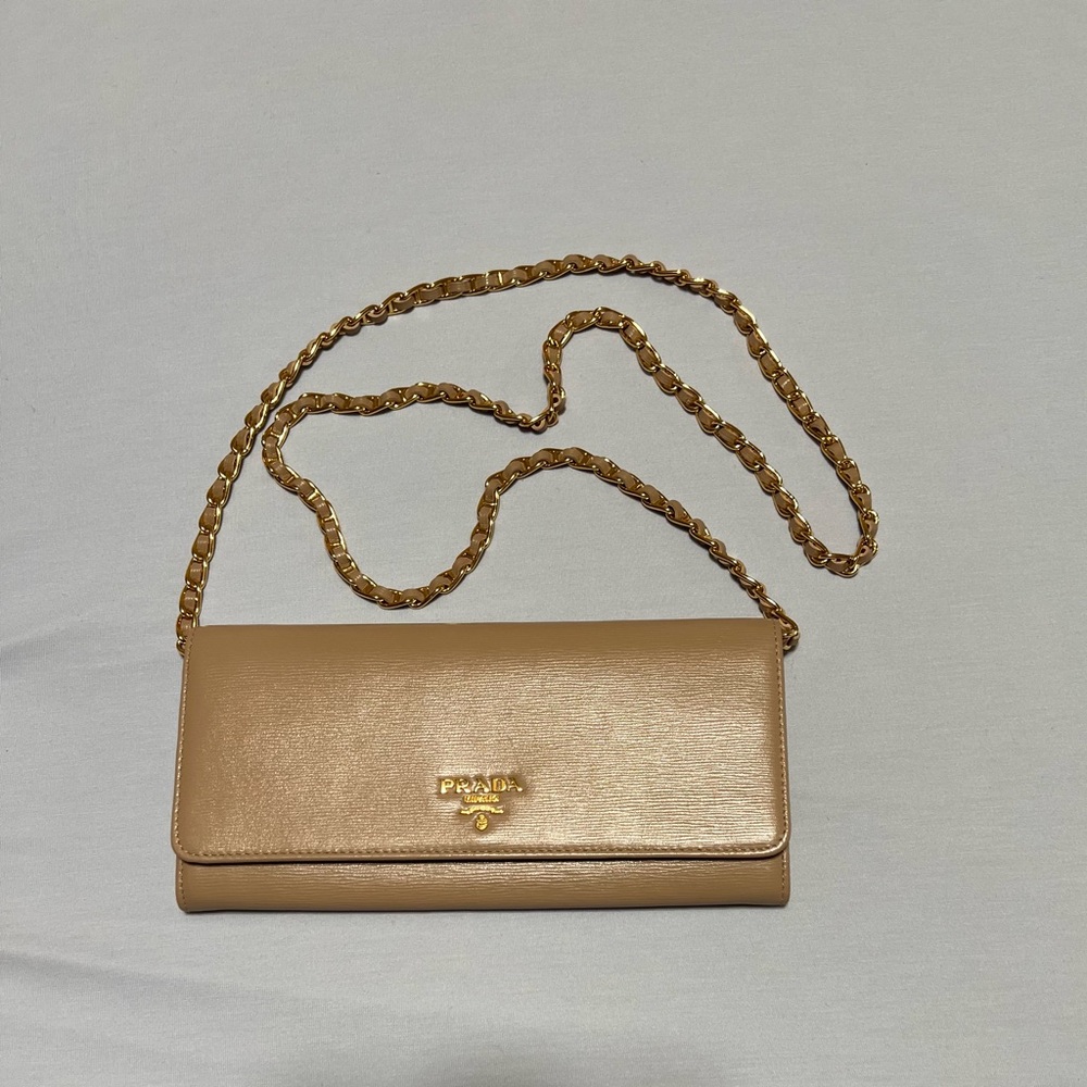 PRADA Vitello Move Wallet on Chain